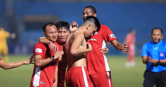 Trọng Đại lập siêu phẩm giúp Viettel giữ vững ngôi đầu BXH