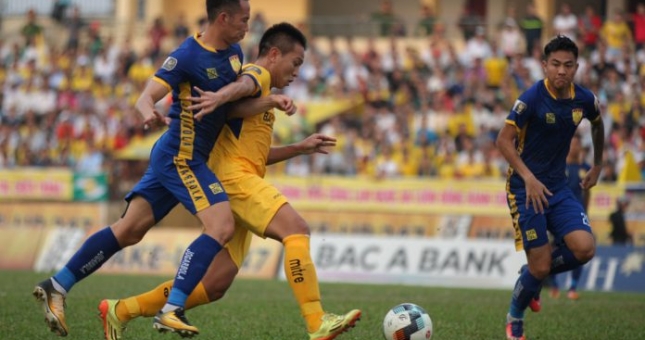 Thanh Hóa ôm hận vì bàn thua phút cuối của SLNA