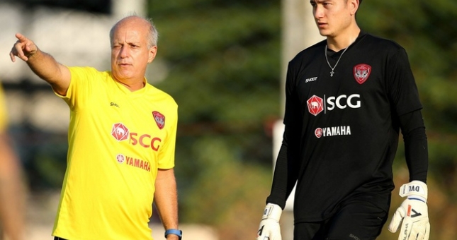 Văn Lâm hưởng niềm vui trong ngày hội ngộ thầy cũ