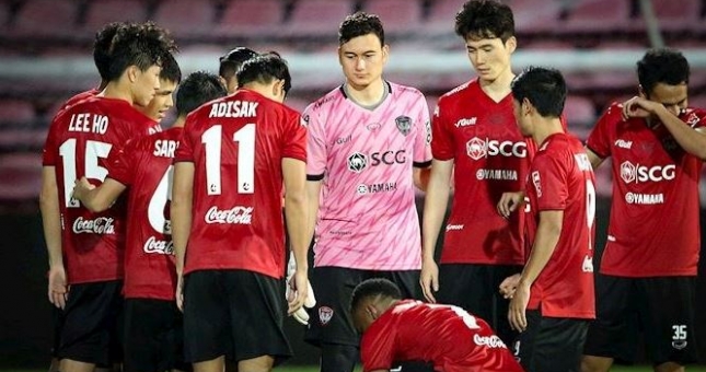 Văn Lâm và đồng đội nối dài chuỗi không thắng