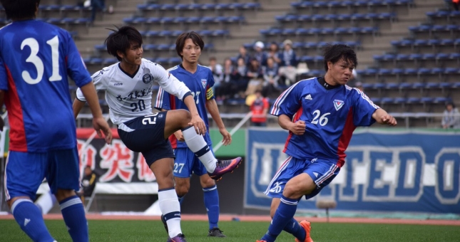 Cầu thủ Thái Lan nhận mưa lời khen nhờ tái hiện tuyệt phẩm của Beckham