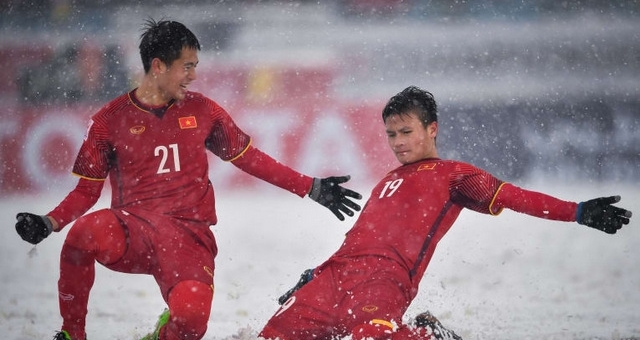'Cầu vồng tuyết' của Quang Hải lọt top 10 bàn thắng đẹp nhất lịch sử