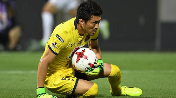 Đội bóng theo đuổi Văn Lâm hoàn tất mua thủ môn mới