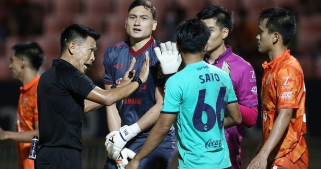 Muangthong bị cấm thi đấu sau lời ám chỉ của Phó Chủ tịch Thai League?