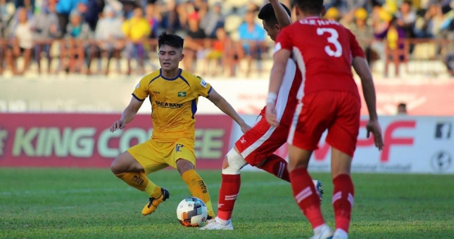 Tân binh Brazil 'chiếm sóng', Viettel giành 3 điểm trước SLNA