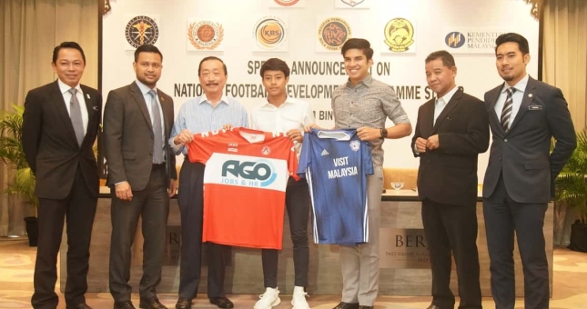 Sao mai Đông Nam Á sang Bỉ đối đầu Công Phượng