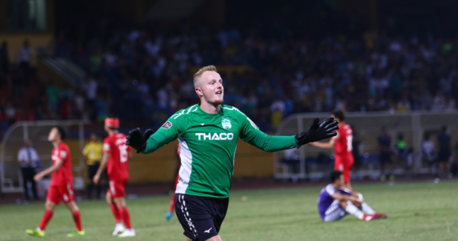 Thủ môn ngoại và câu chuyện triết lý ở HAGL