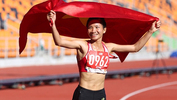 VĐV điền kinh Nguyễn Thị Oanh nhận giải VĐV tiêu biểu toàn quốc 2019