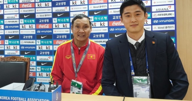 HLV Mai Đức Chung: 'Thua Hàn Quốc 3 bàn là đạt yêu cầu'