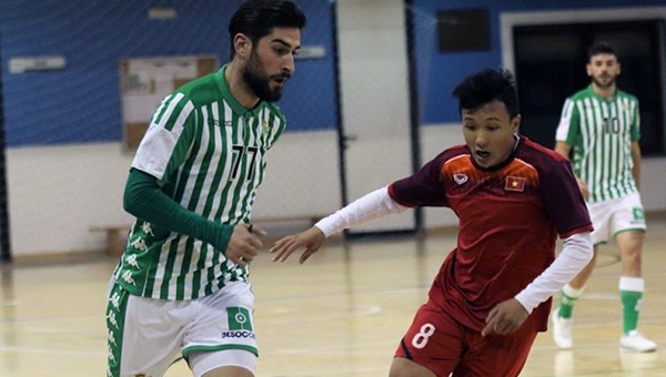 Tuyển Việt Nam bại trận đáng tiếc trước đội bóng Tây Ban Nha