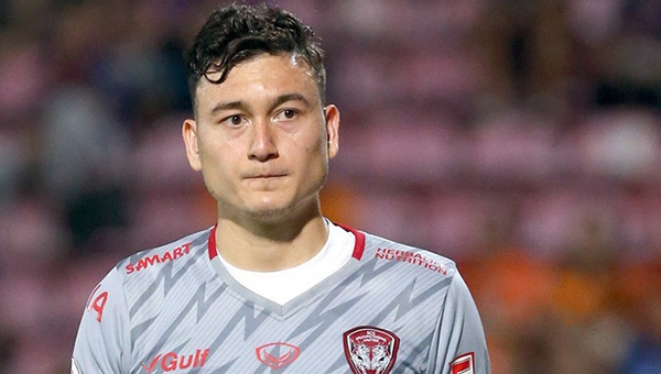 Hài hước: Đối thủ của Văn Lâm phản lưới khi đá thẳng vào lưới nhà