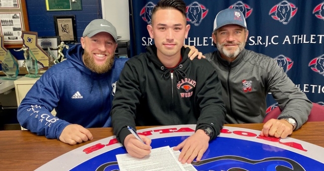 Cầu thủ Việt kiều chính thức đầu quân cho đội bóng Mỹ