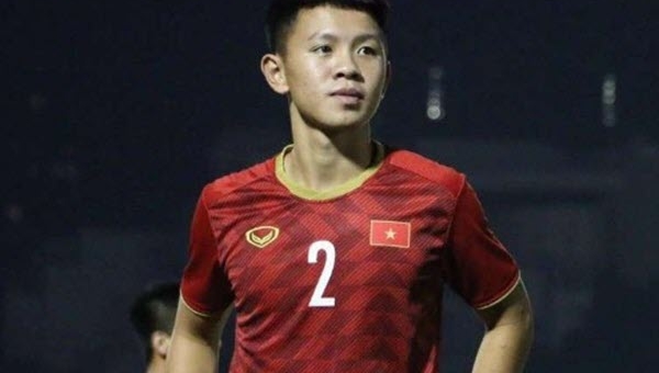 Vũ Tiến Long: Từ cầu thủ bị dọa cắt gân chân tới truyền nhân của Đình Trọng