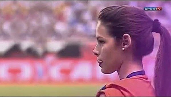 VIDEO: Khả năng láu cá của các ball girl trên thế giới