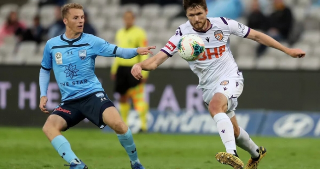 Lịch thi đấu bóng đá hôm nay 3/5: Màn thể hiện của đại gia