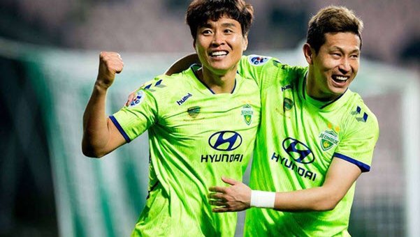 Đương kim vô địch K-League chiến thắng nhọc nhằn trong ngày ra quân