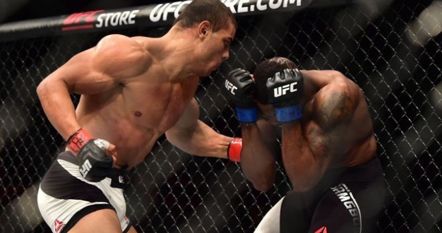 VIDEO: Tình huống knock-out thần tốc nhất lịch sử MMA