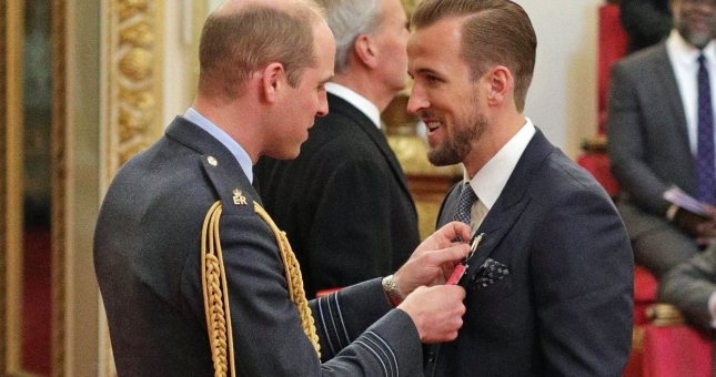 Harry Kane được trao huân chương của Hoàng gia Anh