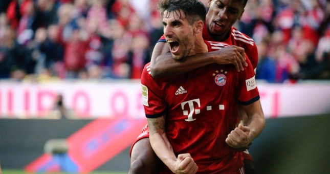 Nghiền nát Dortmund, Bayern đoạt ngôi đầu Bundesliga