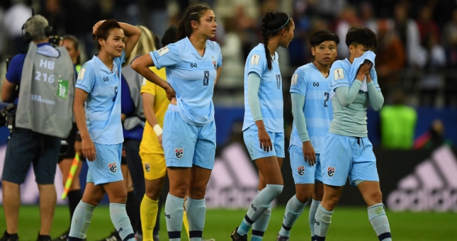 HLV Thái Lan mong NHM tha thứ sau thảm bại 0-13 tại World Cup