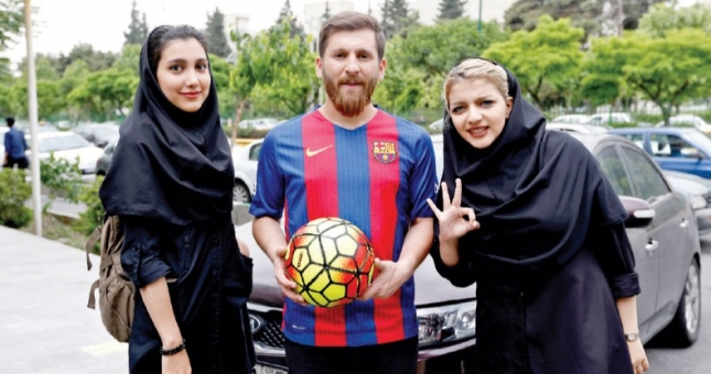 Chàng trai giống hệt Messi bị buộc tội lên giường với 23 cô gái