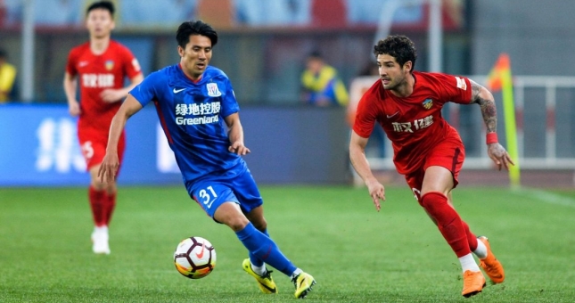 Đội bóng Trung Quốc gây sốc với màn thay người ở giây thứ 14