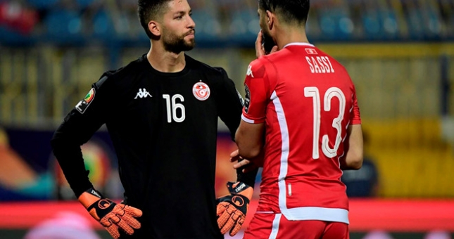 Thủ môn không muốn ra sân khi bị thay người tại CAN Cup