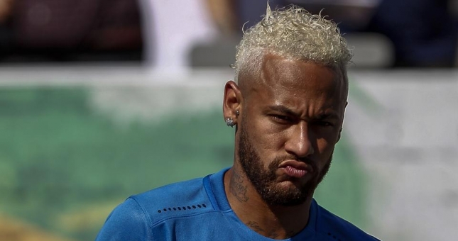 Nợ 1 tỷ USD, Barca hết cơ hội chiêu mộ Neymar?