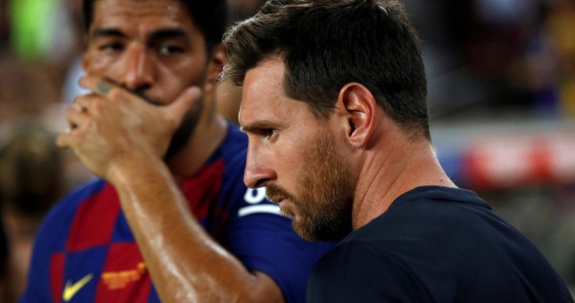 NÓNG! Messi từ chối bắt tay Griezmann ngay trước mặt các đồng đội