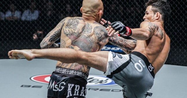 VIDEO: Tung mưa đòn, võ sĩ gốc Việt knock-out đối thủ sau 88 giây