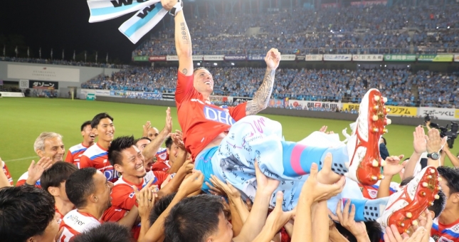 Những khoảnh khắc xúc động ngày Torres giã từ sự nghiệp bóng đá