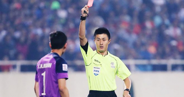 Trọng tài Trung Quốc từng rút thẻ đỏ Việt Nam tái xuất ở VL World Cup 2022