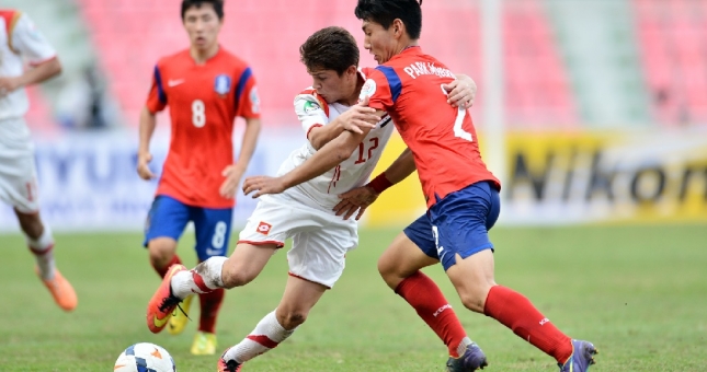 U16 Hàn Quốc hủy diệt Đài Loan 10 bàn không gỡ