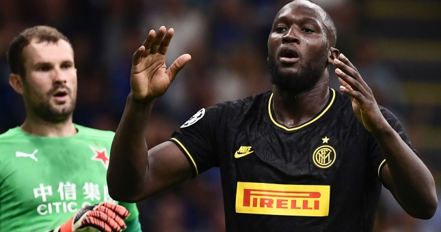 Lukaku suýt tẩn đồng đội trong phòng thay đồ