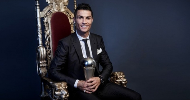 Ronaldo tung thông điệp ẩn ý lúc Messi giành giải FIFA The Best