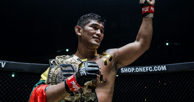 Mãn nhãn với ONE Championship: Century