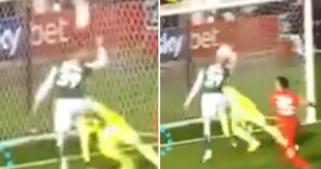 Tiền đạo dùng tay 'rõ như ban ngày', bàn thắng vẫn được công nhận