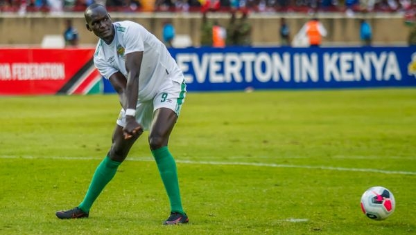 Cười ra nước mắt với loạt penalty 'cà khịa' hài hước nhất thế giới