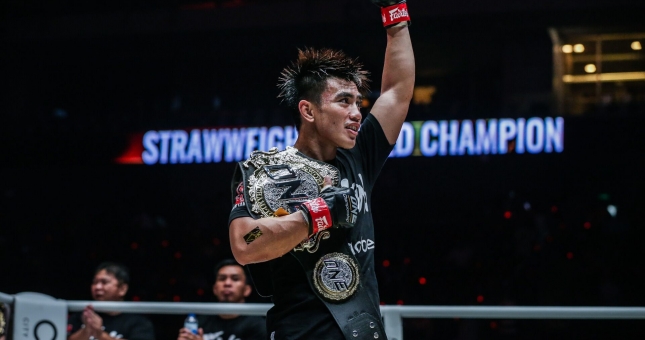 ONE: Masters of Fate - Joshua Pacio bảo vệ đai vô địch ngoạn mục