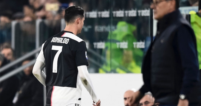 Tiết lộ: Ronaldo đã chửi thề khi bị thay người sớm
