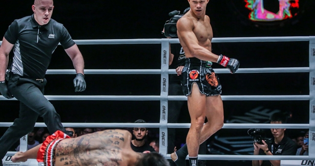 'Độc cô cầu bại' Việt Nam thắng knock-out mãn nhãn tại ONE Championship