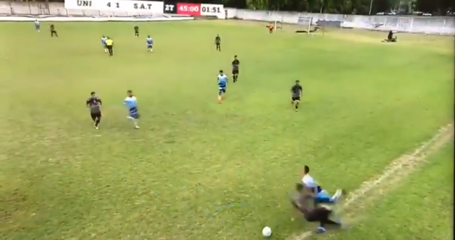 VIDEO: Hỗn chiến ghê rợn sau pha vào bóng đậm chất 'đồ tể'