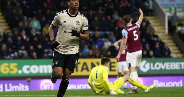Trừng phạt Burnley, MU hâm nóng cuộc đua top 4