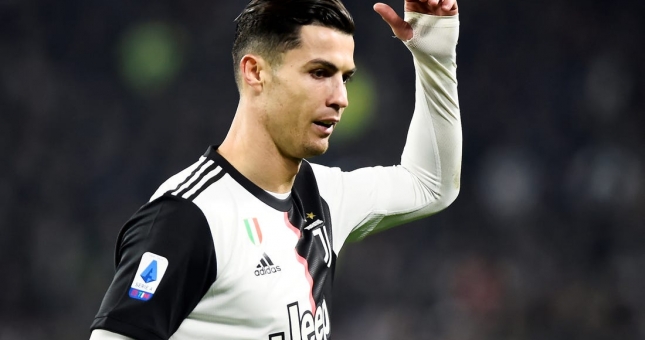 Ronaldo bị loại khỏi đội hình xuất sắc nhất năm của FIFA 20