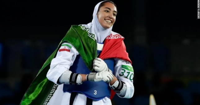 Nữ VĐV duy nhất giành huy chương Olympic bỏ trốn khỏi Iran