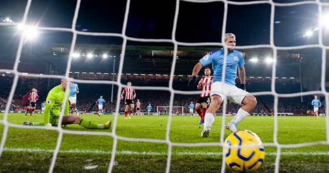 Aguero cứu vớt hy vọng vô địch cho Man City