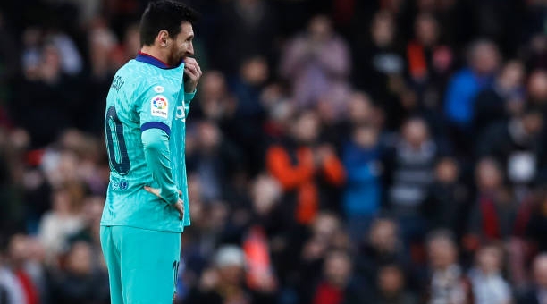 Messi mờ nhạt, Barca vỡ vụn tại hang Dơi