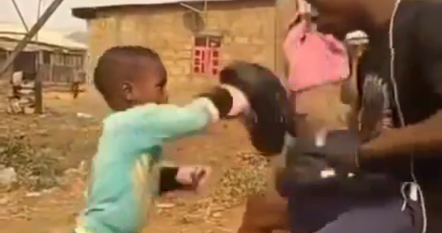 VIDEO: Kinh ngạc với tài năng võ thuật của cậu bé 4 tuổi