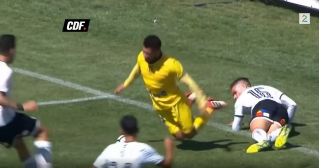 VIDEO: Ăn vạ trơ trẽn nhất lịch sử nhưng cái kết còn khó tin hơn