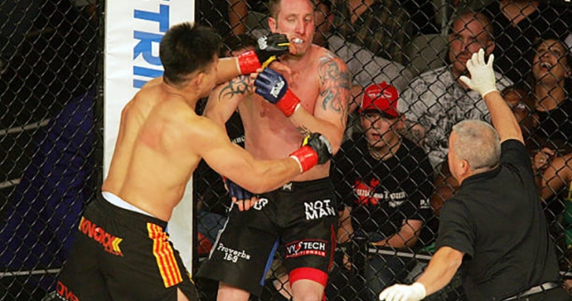 Bị chế nhạo, Cung Lê ra 'mưa đòn' khiến đối thủ gục tại chỗ